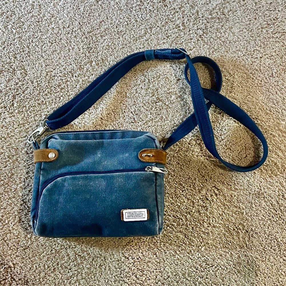 Travelon rfid anti theft medium size blue cross body bag